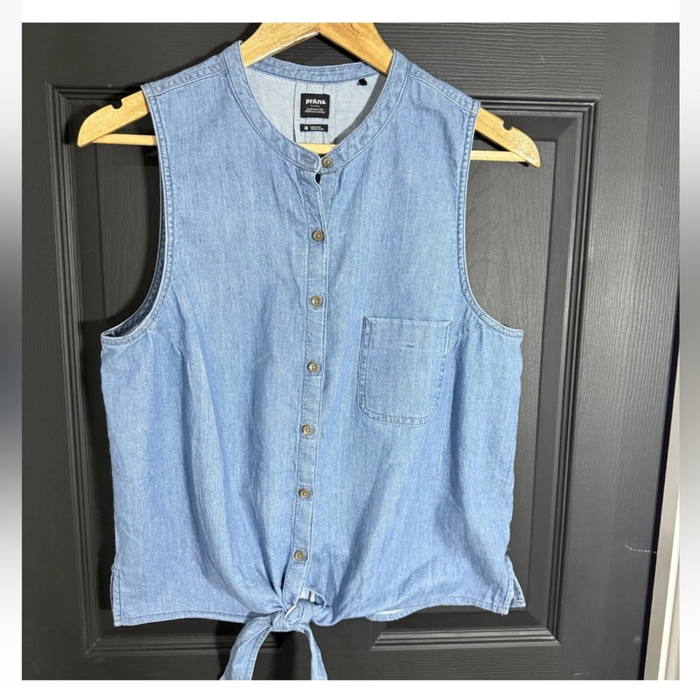 Prana Denim Blue Sleeveless Button-Down Top